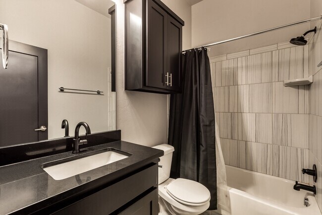 Building Photo - 210 Sonora Ln