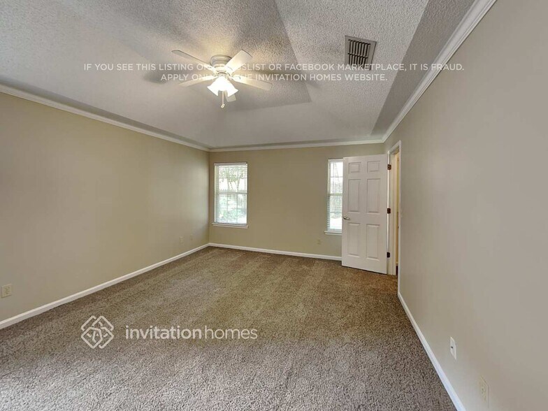 Building Photo - 11826 Clearwater Oaks Dr W