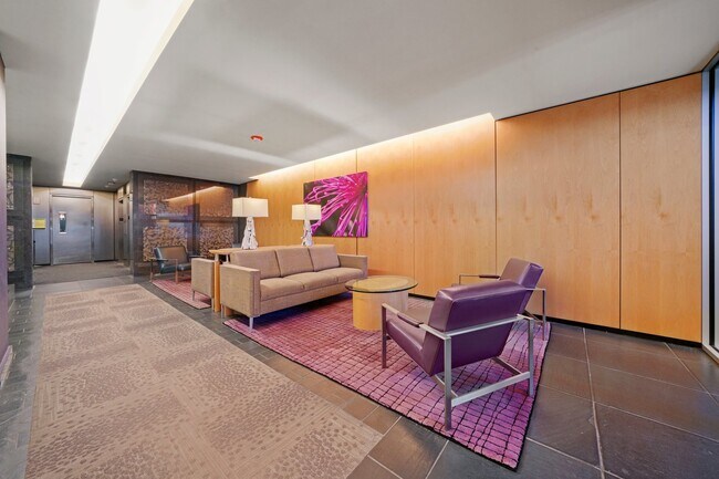 Building Photo - 2020 N Lincoln Park W