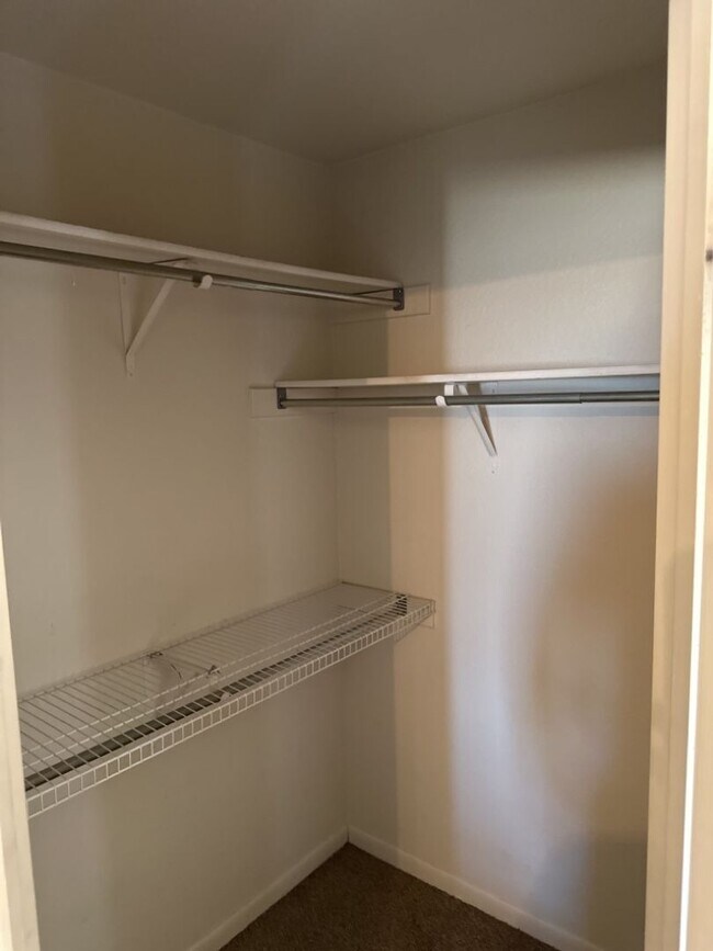 Building Photo - AVAILABLE NOW!