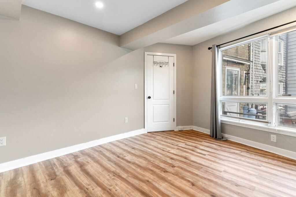 Building Photo - 103 Charter St