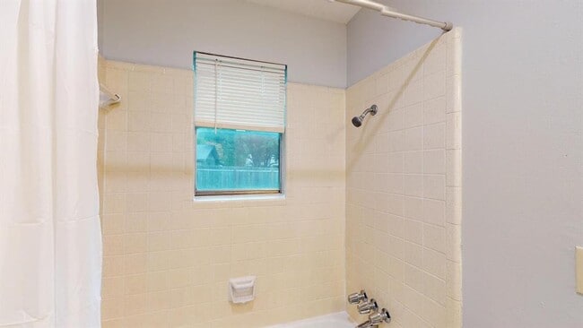 Building Photo - 7611 Lunar Dr