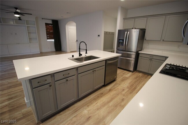 Building Photo - 8085 Skye Roar Ct