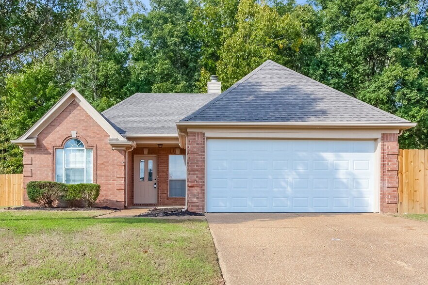 Primary Photo - 5639 Camden Cove