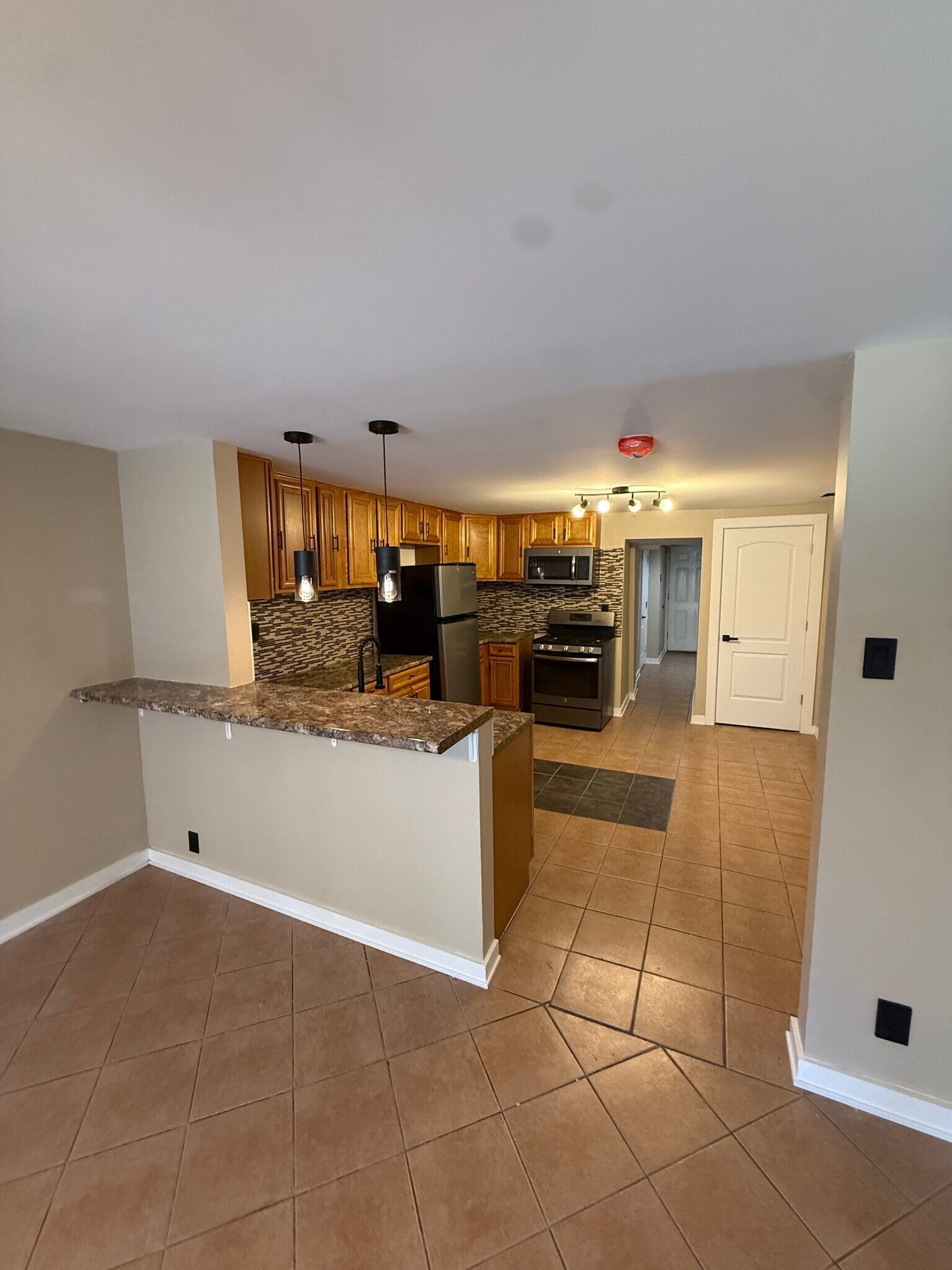 Building Photo - 2215 W Cullerton St
