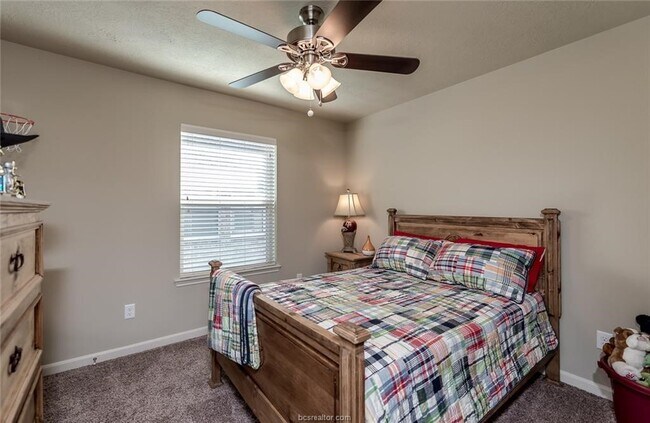 Building Photo - 4145 Shallow Creek Loop