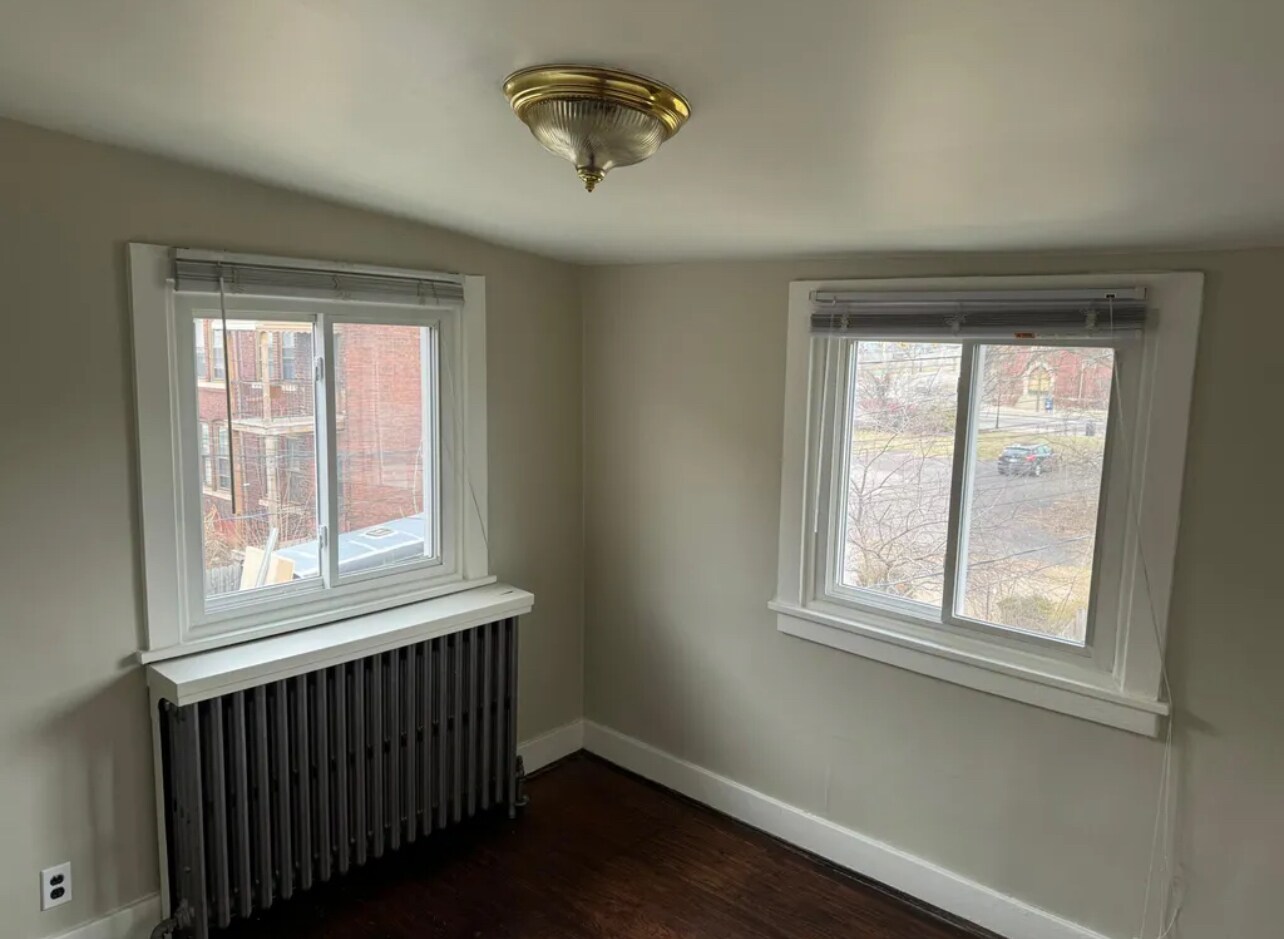 Building Photo - 4848 Commonwealth St