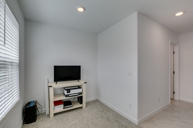 Building Photo - 2024 Lennar-Built Fully Furnished 2BR + Office Space Townhome-Style Condo in Cadence