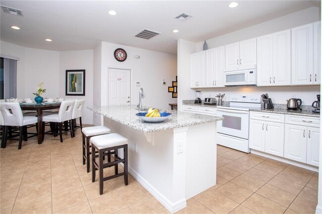 Building Photo - 2606 Rosemont Cir