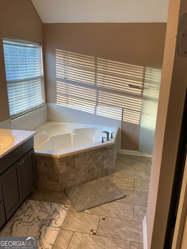 Building Photo - 7542 Mountain Creek Bluff