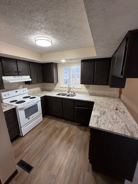 Building Photo - 4568 Harbor Blvd