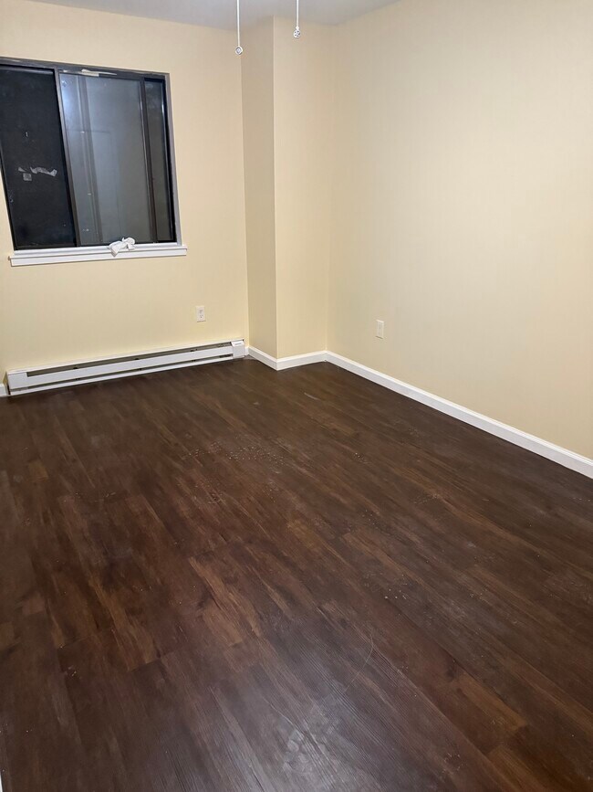 Building Photo - 350 Crewe Ct