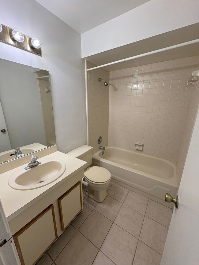 Building Photo - Charming 2-Bed, 2-Bath Home with Vaulted Ceilings & Pool View!