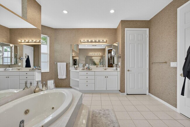 Building Photo - 4693 Sugar Beach Way