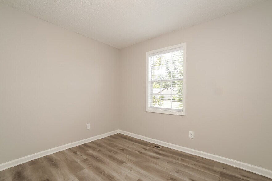 Building Photo - 6245 Pembroke Way