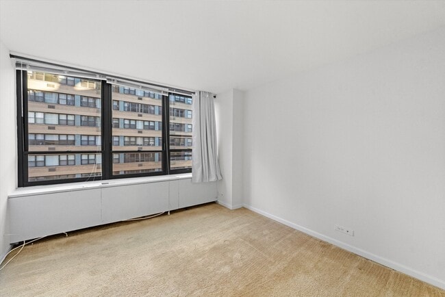 Building Photo - 222 E Pearson St