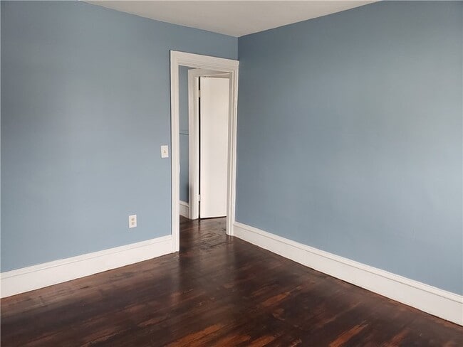 Building Photo - 142 Pocasset Ave