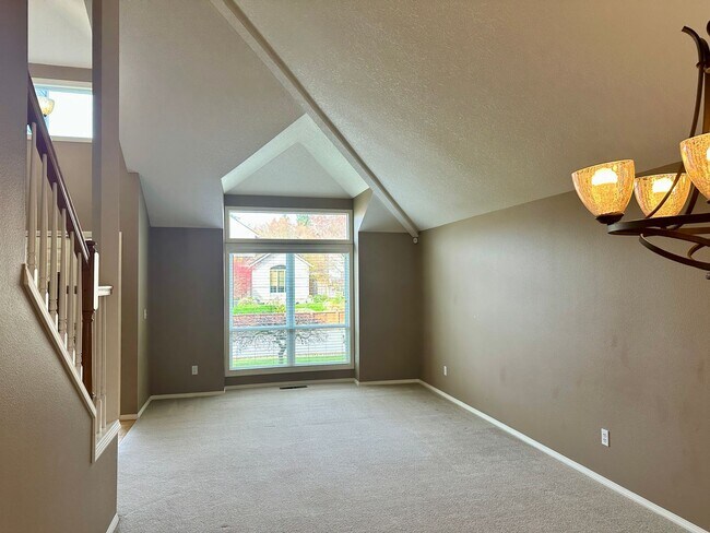 Building Photo - Lovely 4 bedroom in Wilsonville