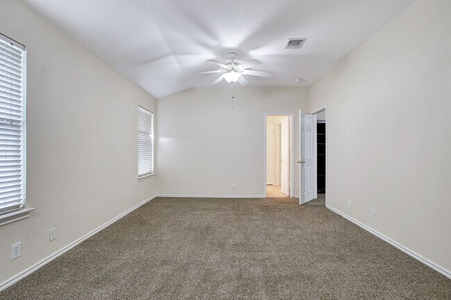 Building Photo - ***APPLICATION CURRENTLY UNDER REVIEW***MO...