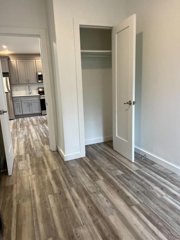 Building Photo - 20 Porach St