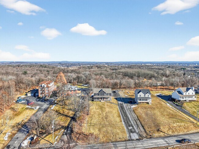 Building Photo - 104 North Rd