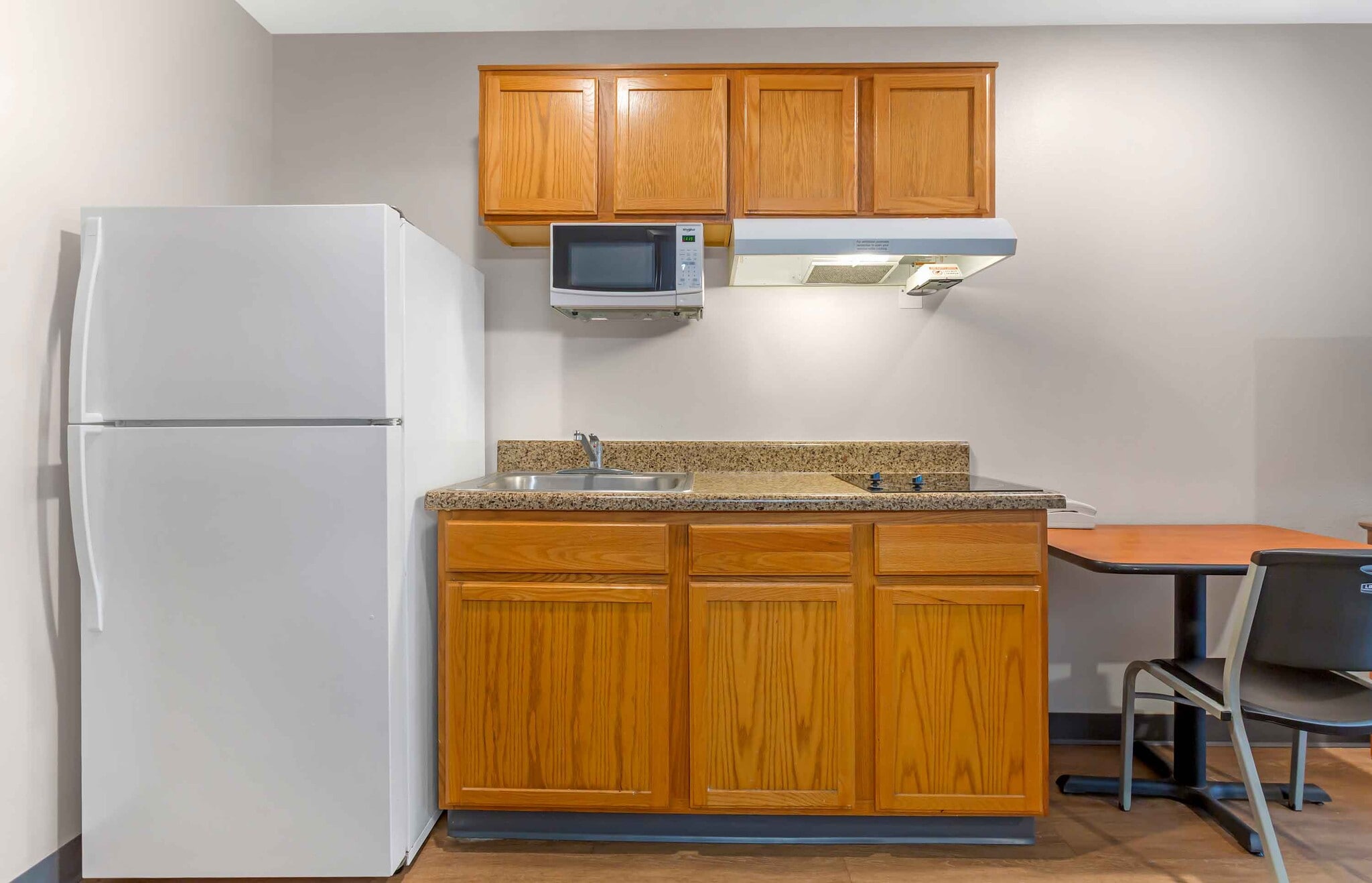 Building Photo - Furnished Studio-Fort Myers - Northeast