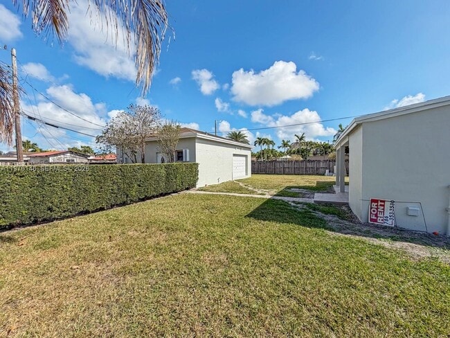 Building Photo - 5245 SW 98th Ct