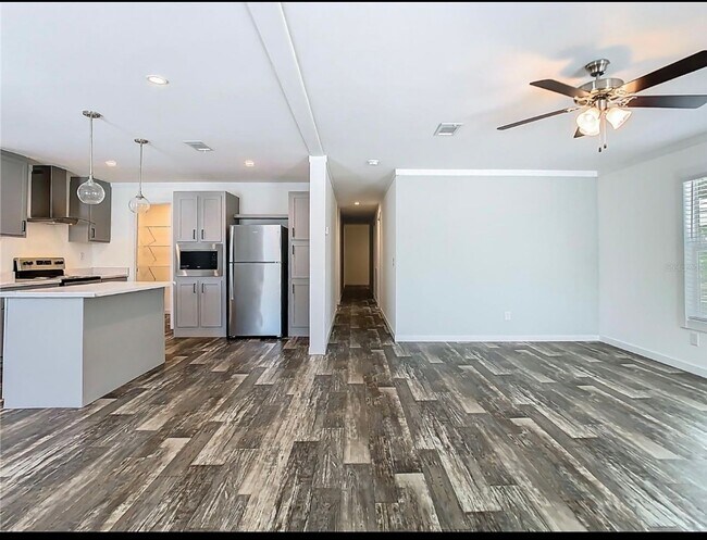 Building Photo - Brookridge 55 + community