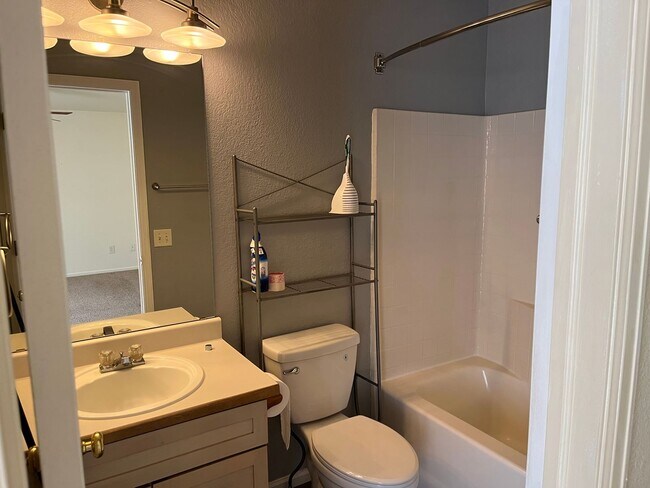 Building Photo - 3 bed 2.5 bath house beside Bear Creek Par...