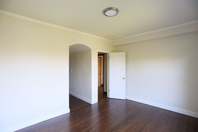 Building Photo - Elegant 1BR/1BA in Oakland's Cleveland Hei...