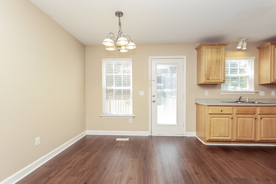 Building Photo - 3001 Sir Barton Ct