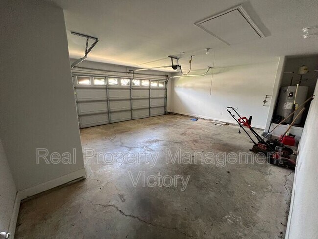 Building Photo - 1010 Brookhaven Dr