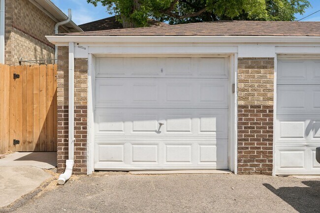 Building Photo - 1600 Winona Ct
