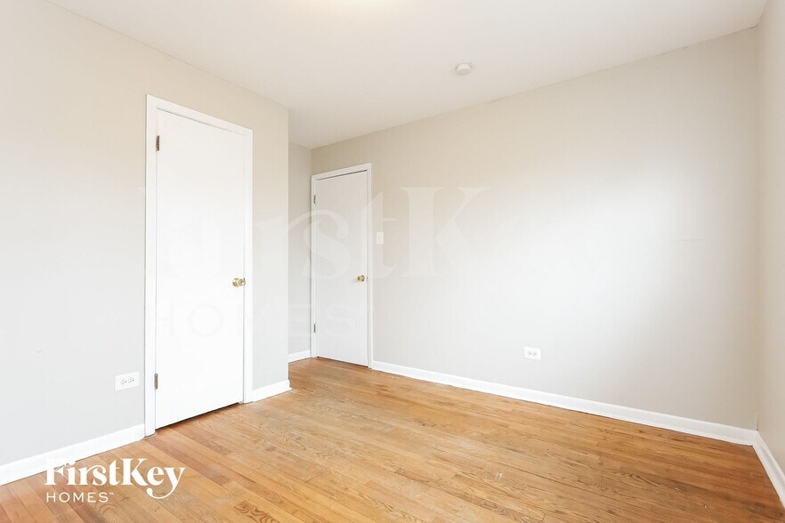 Building Photo - 3028 W 141st St