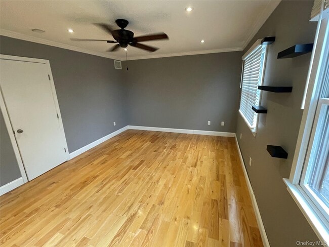 Building Photo - 18 Brewster Woods Dr