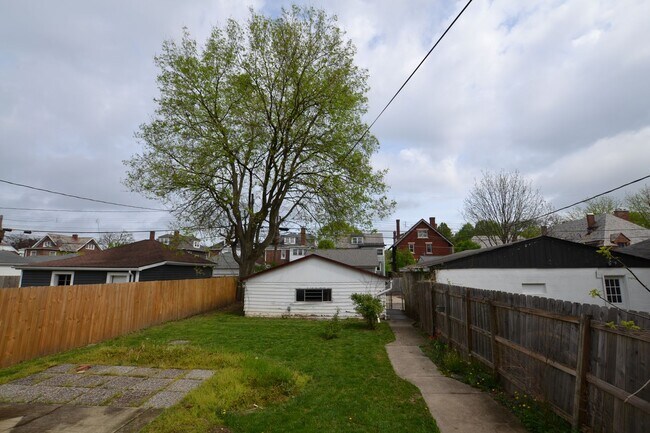 Building Photo - Newly Renovated 4 Bedroom Near Franklin Park- First month rent free