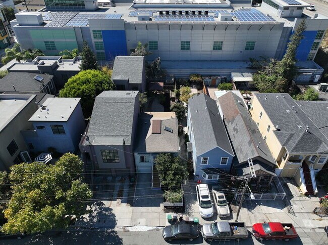 Building Photo - 3421 Haven St