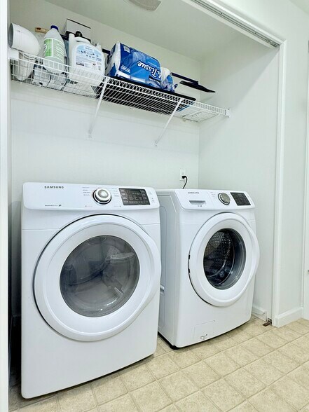 Building Photo - 10743 SW Canterbury Ln