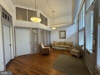 Building Photo - 328 S Broadway