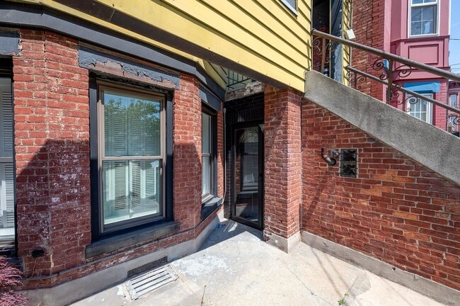 Building Photo - 85 Palisade Ave