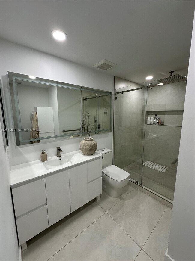 Building Photo - 3345 Emerald Oaks Dr