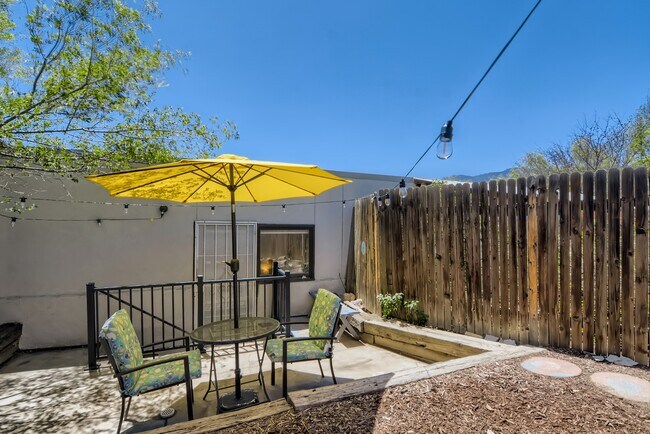 Building Photo - 520 Superior St