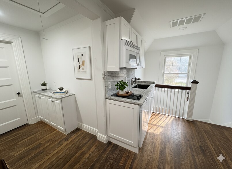 Kitchen; Dishwasher, Microwave, Sink, Stovetop - 47 Kilsyth Rd