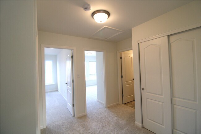 Building Photo - 37 Wingtip Ct