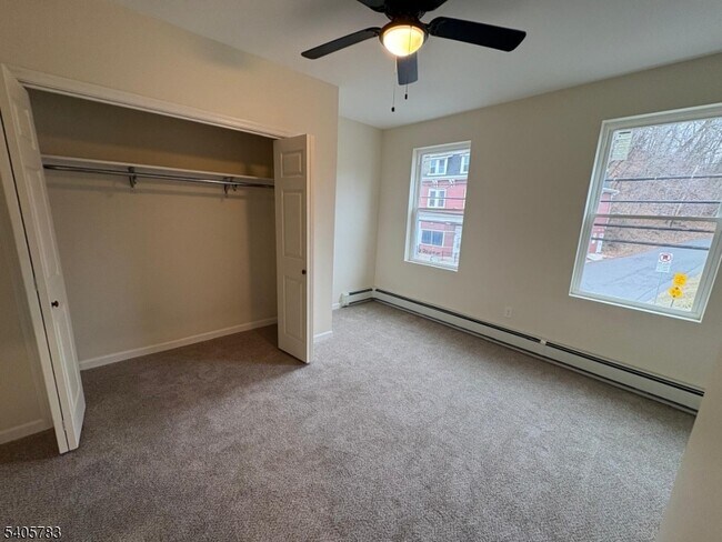 Building Photo - 786 S Main St