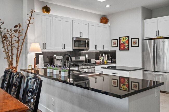 Building Photo - 105 N Kavenish Dr