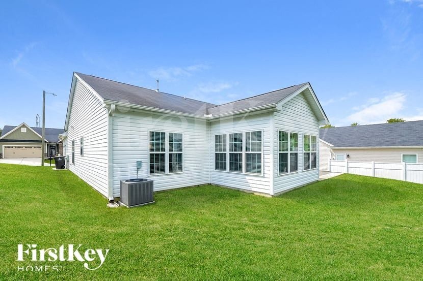 Building Photo - 4960 Long Grove Dr