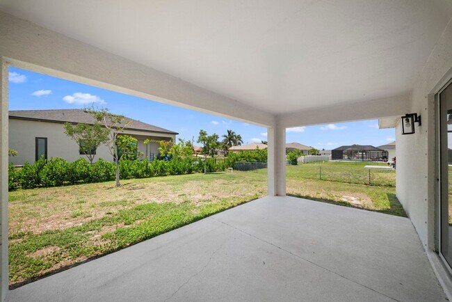 Building Photo - 202 NW 25th Pl