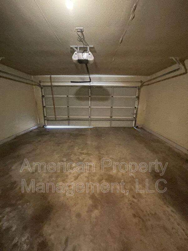 Building Photo - 11108 N 143rd E Ave