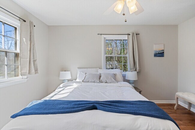 Building Photo - 750 SE Maynard Rd